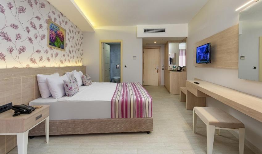 Double Room Pool View