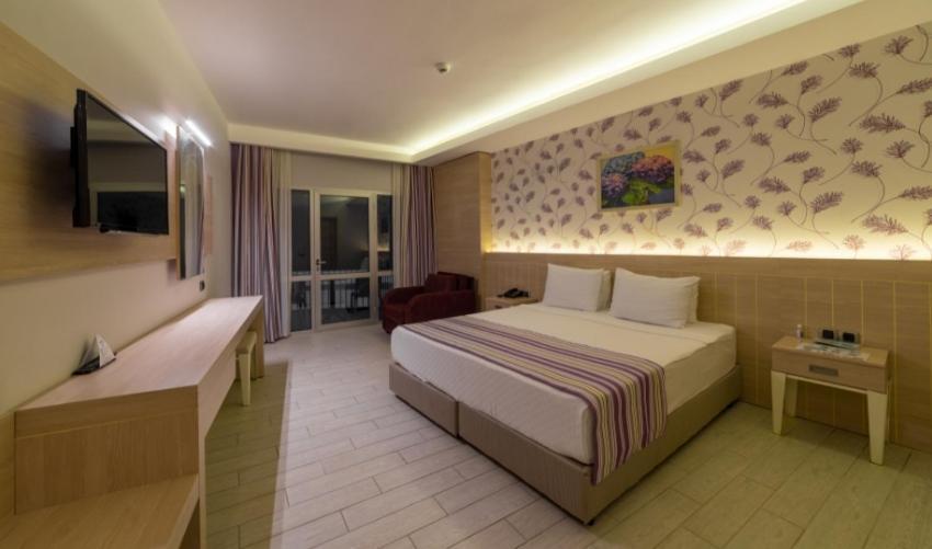 Double Room Pool View