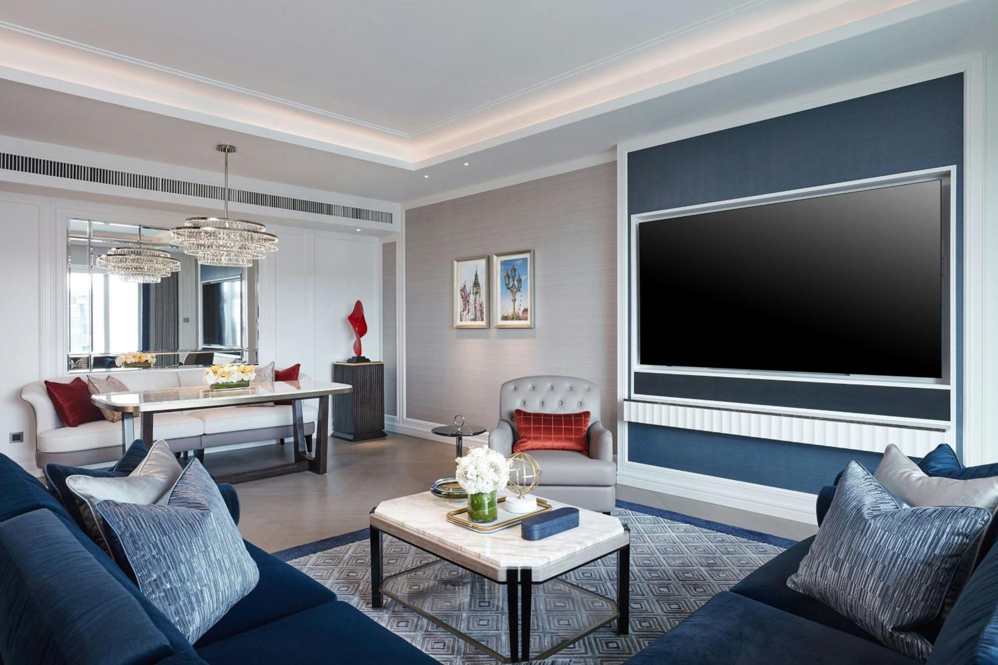 One-Bedroom Grand Henry King Suite with City View