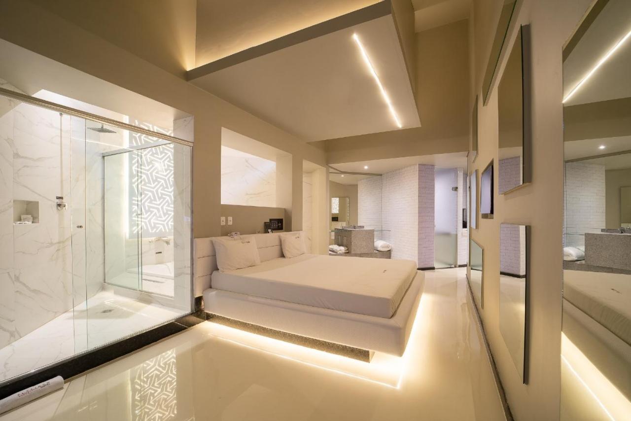 Deluxe Suite Spa Bath