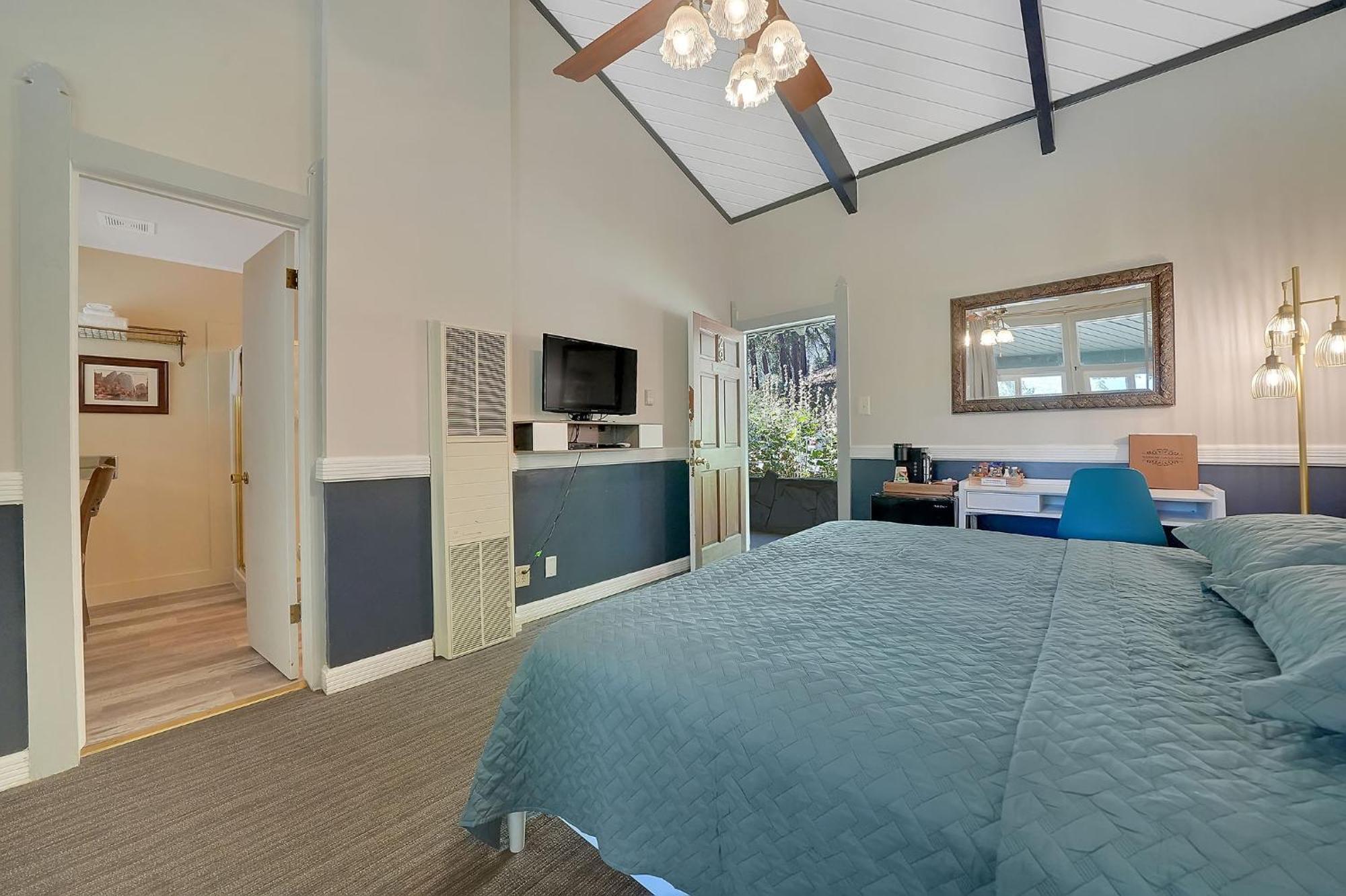 Single Room Mountain View