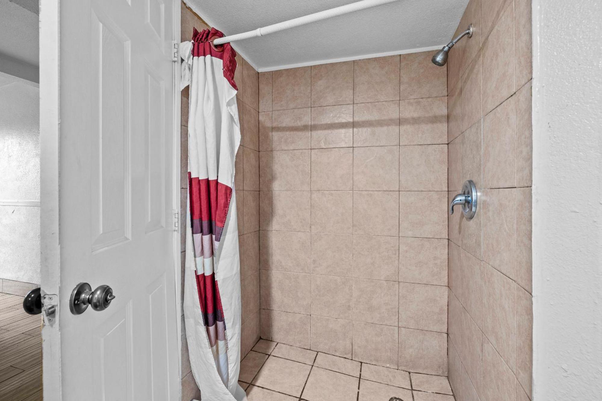 Executive King Room 1 Bedroom Smoking