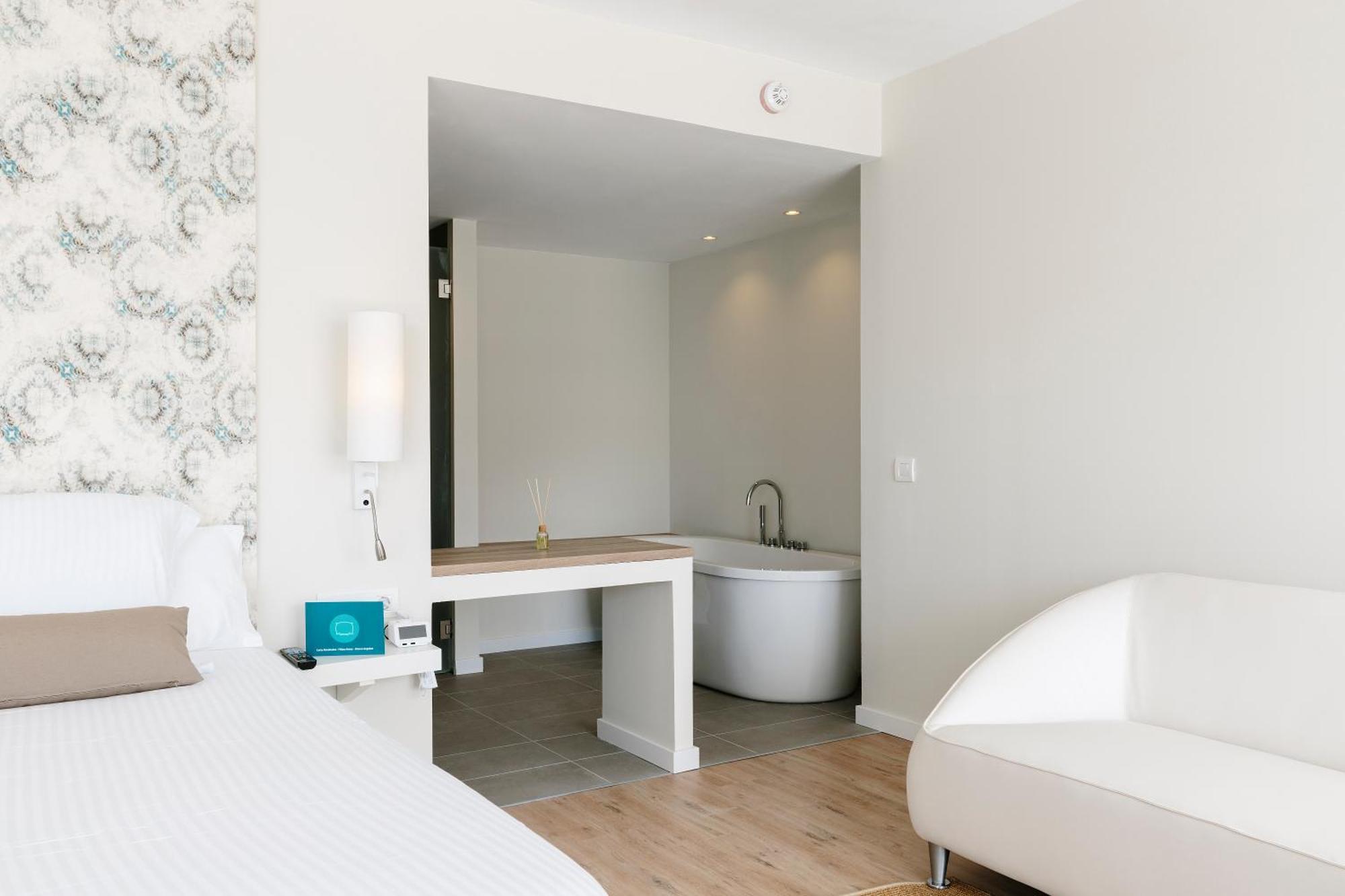Suite Junior - Vue sur Piscine