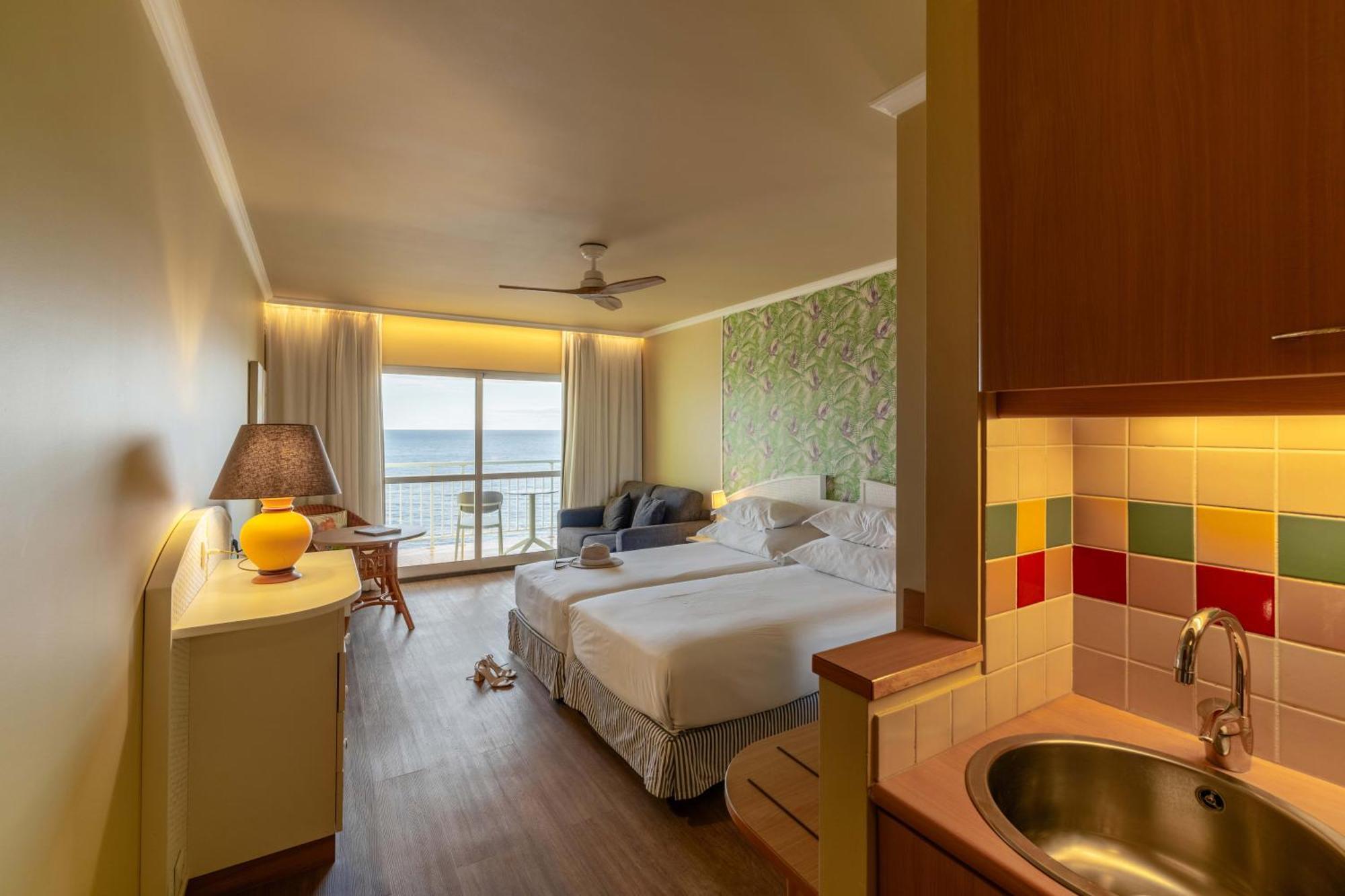 Premium Studio Sea View,1682929818:JPEG