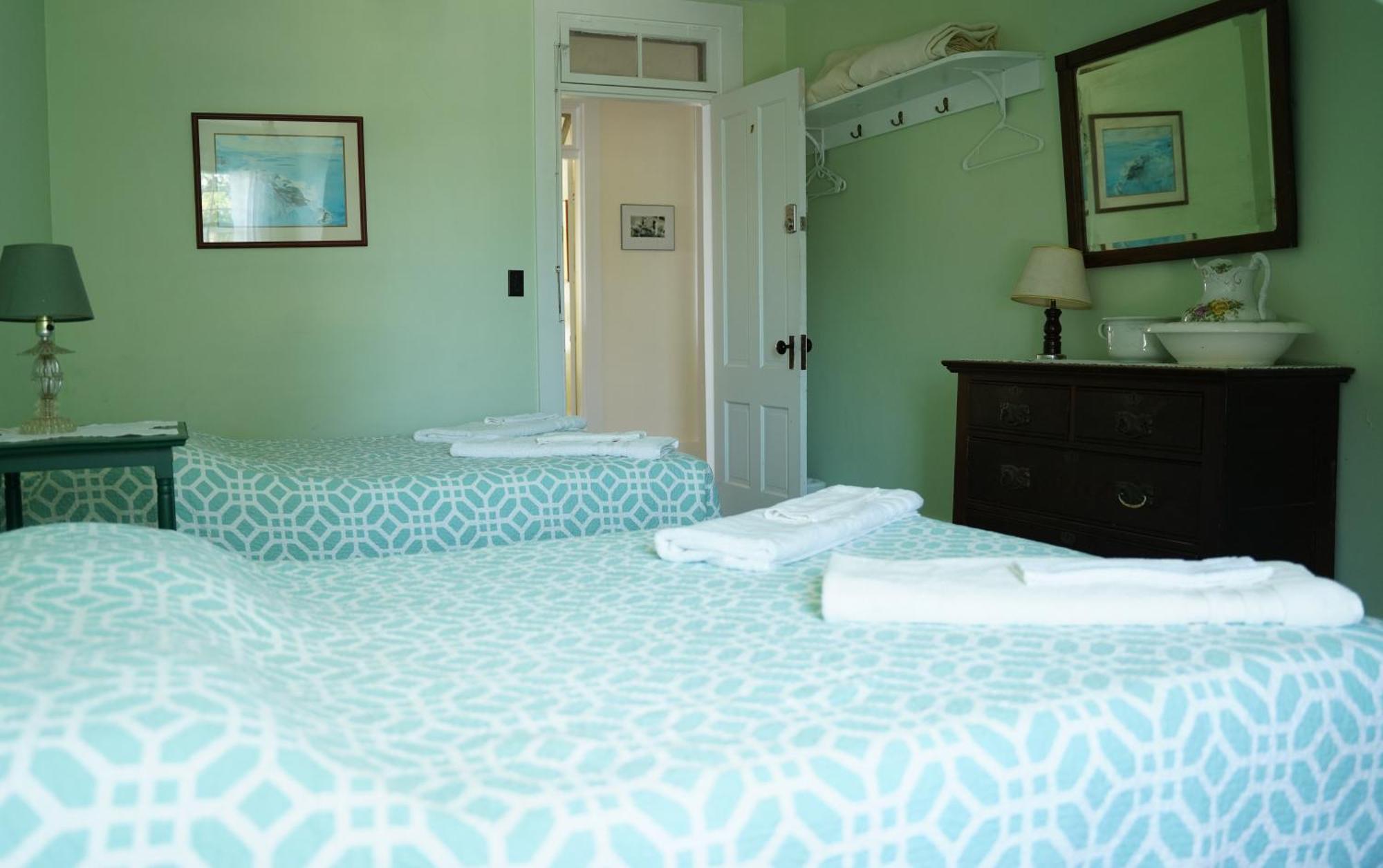 Deluxe Double Room with Shared Bathroom rm. 7,1697923241:JPEG