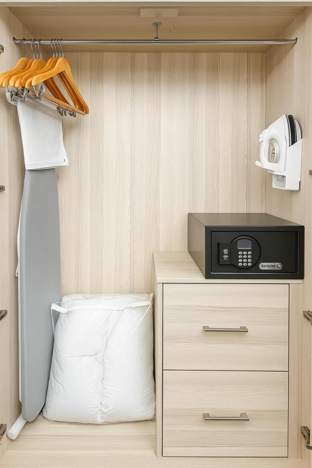 Standard Queen Room Two Queen Beds Walk Shower