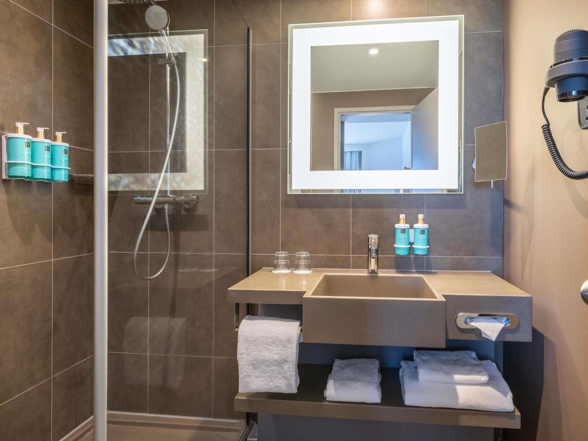 Executive Room,1704836842:JPEG