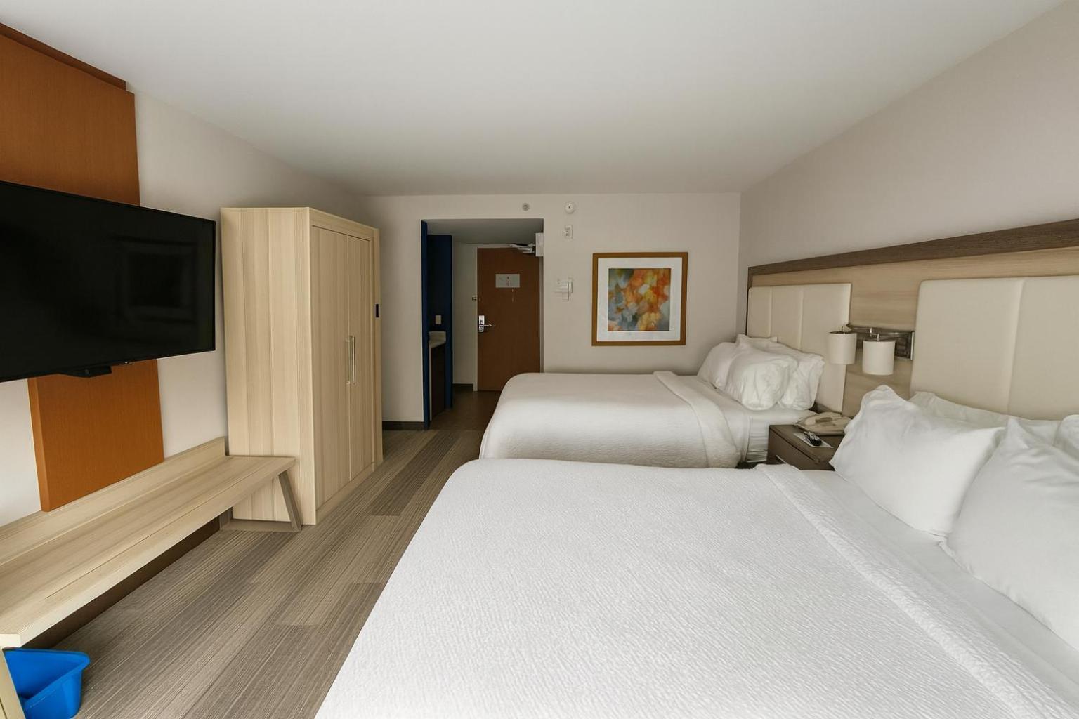 Standard Queen Room Two Queen Beds Walk Shower