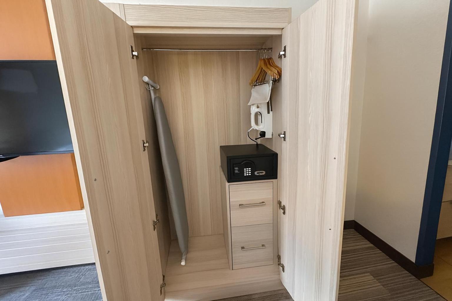 Standard Queen Room Two Queen Beds Walk Shower