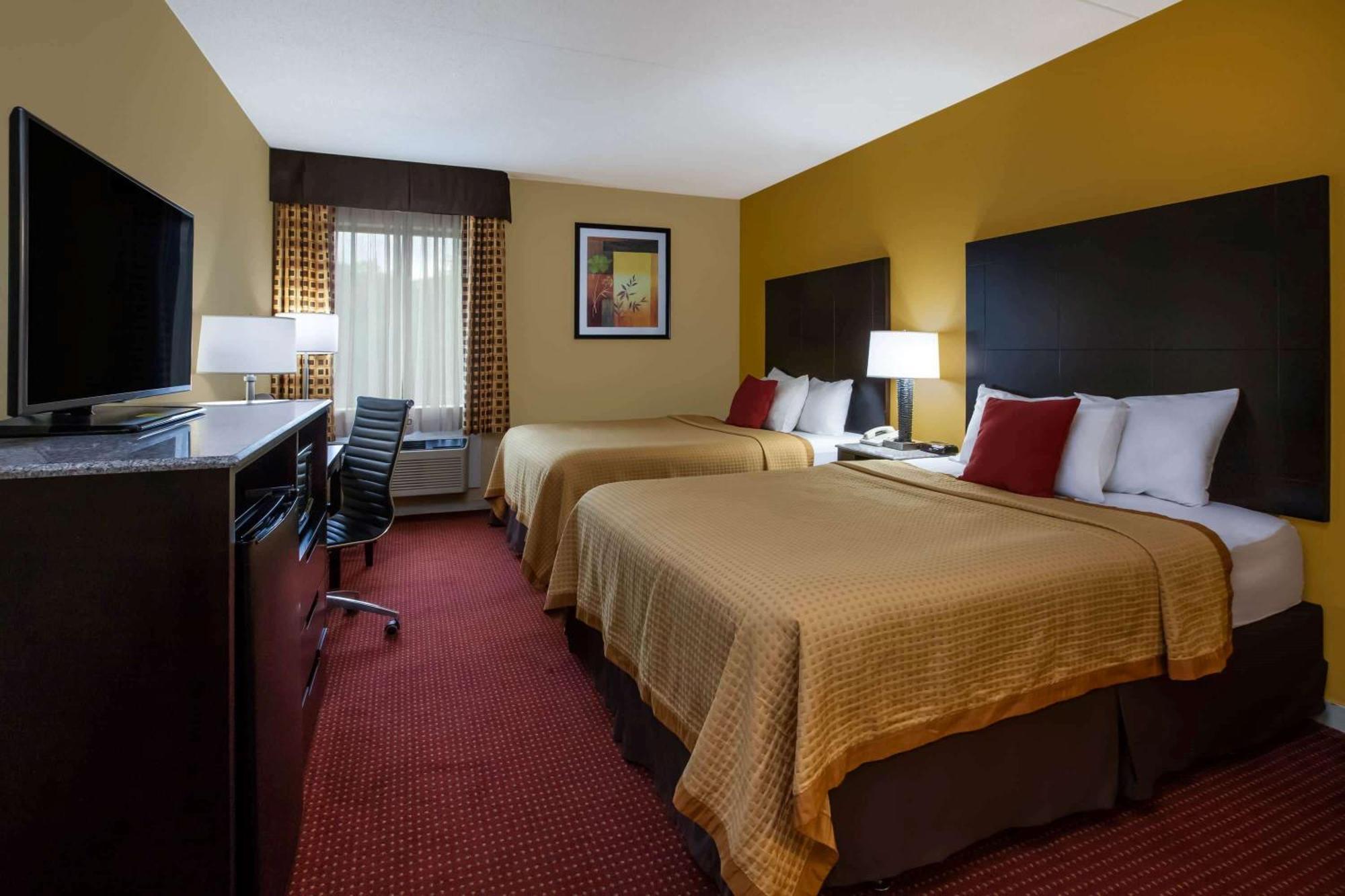 Queen Room Two Queen Beds Non-Smoking