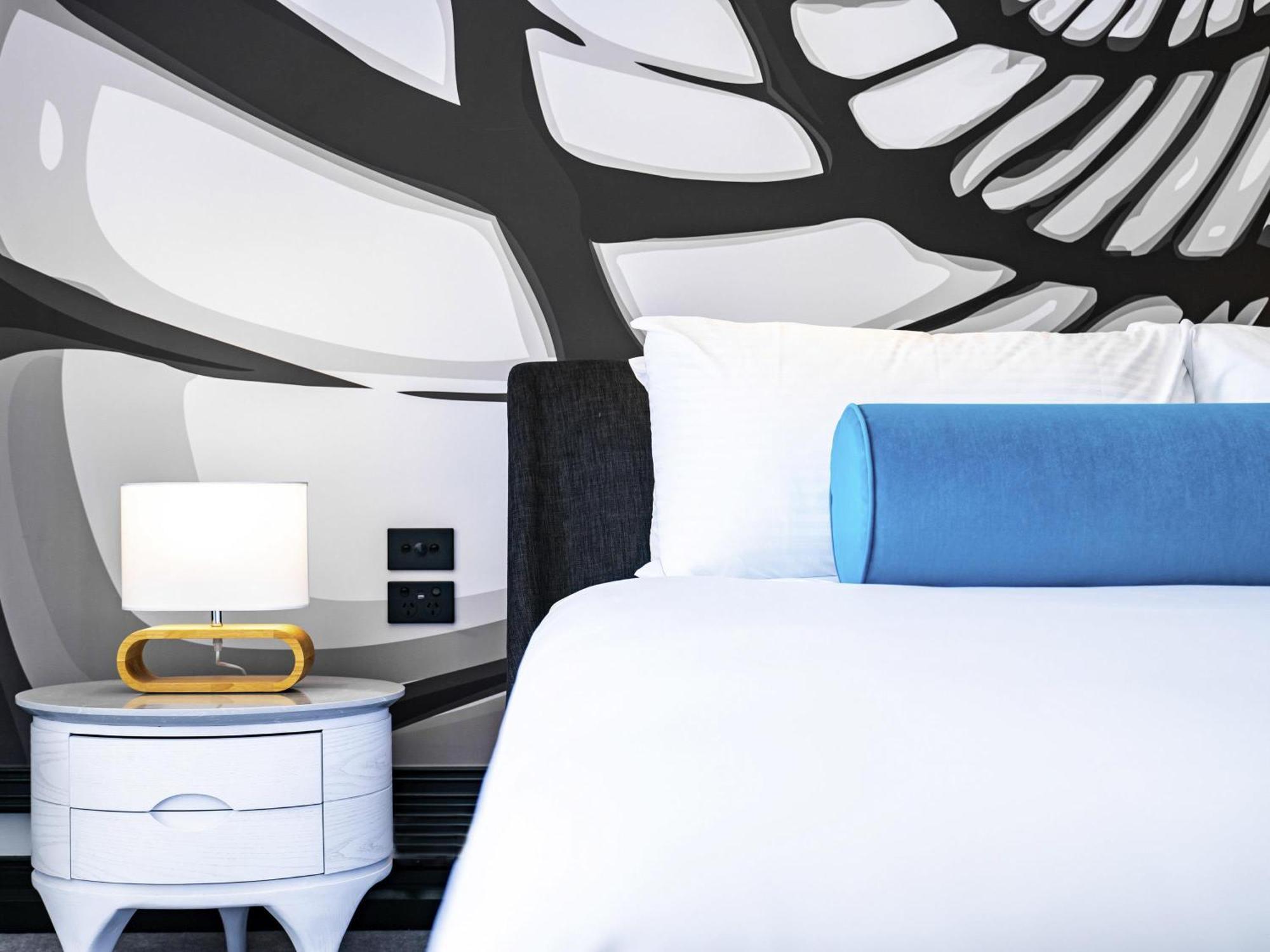Rejuvenated Deluxe King Room Harbor View