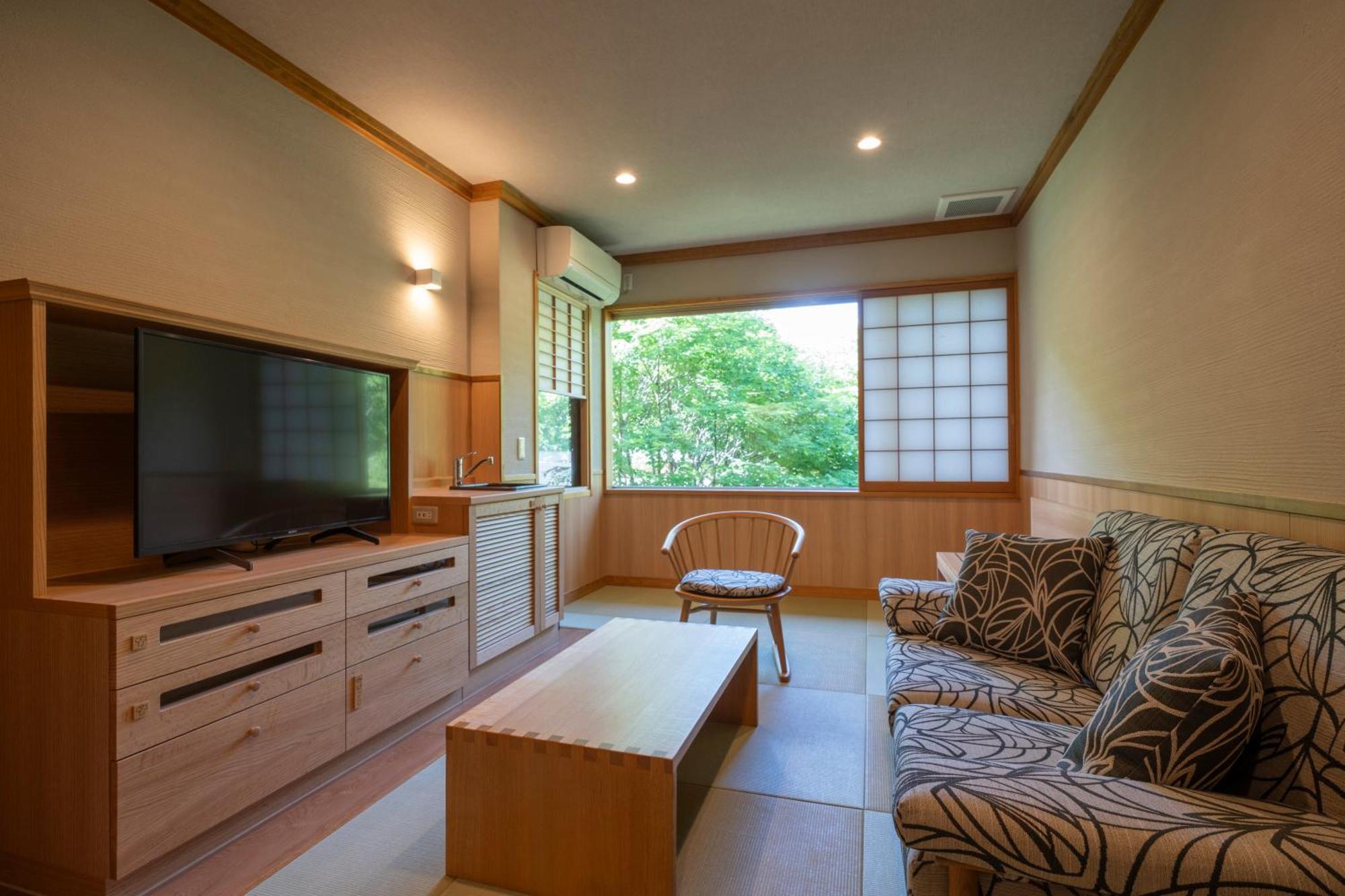 Renovated Japanese-Western Style Room Private Bath 45 sqm