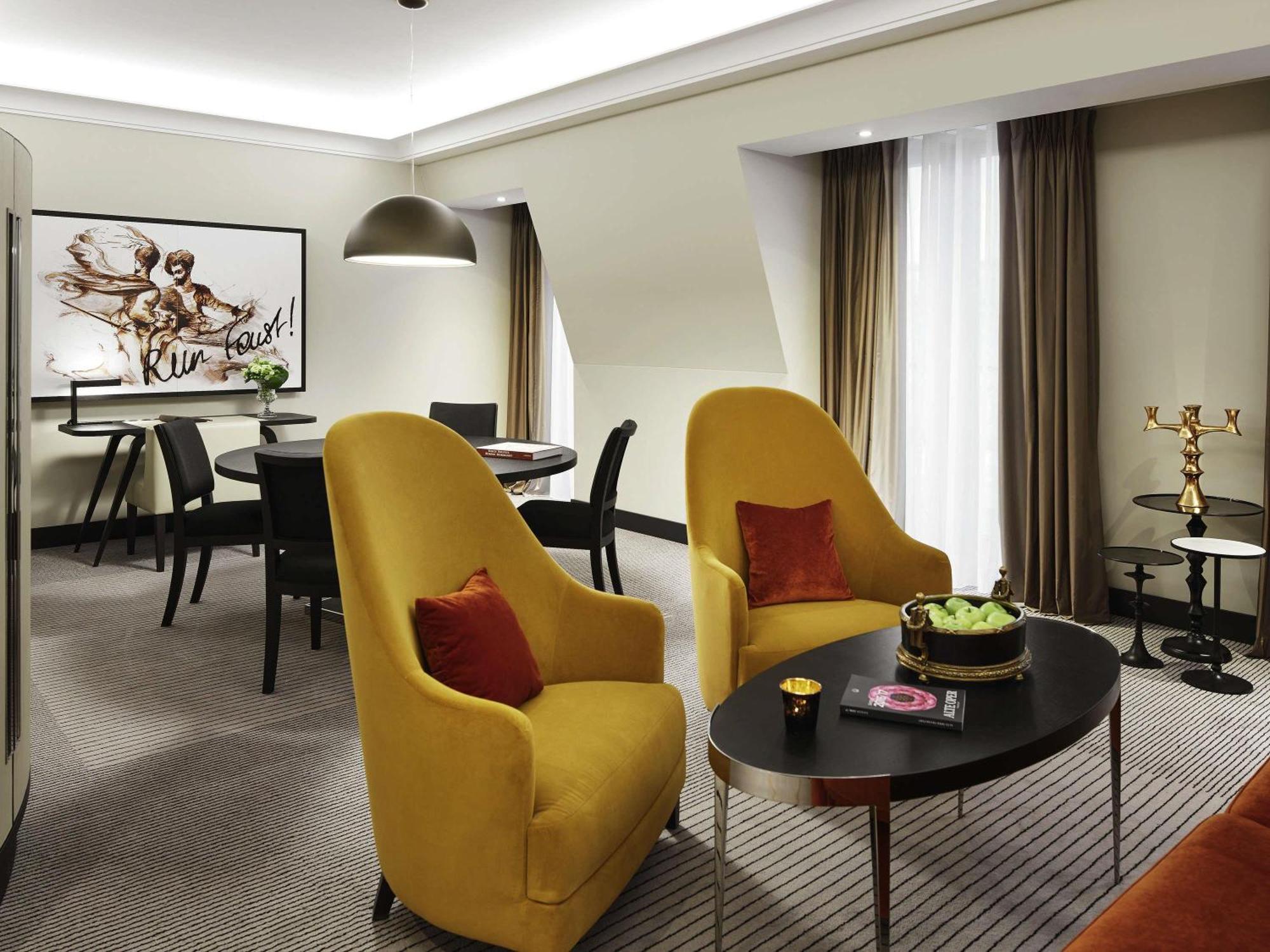 Opera Suite with One King Bed and City View - High Floor