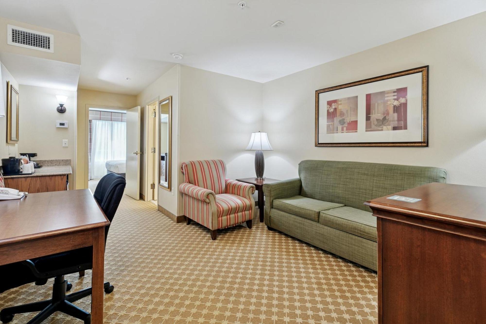 One-Bedroom King Suite Sofa Bed Non-Smoking