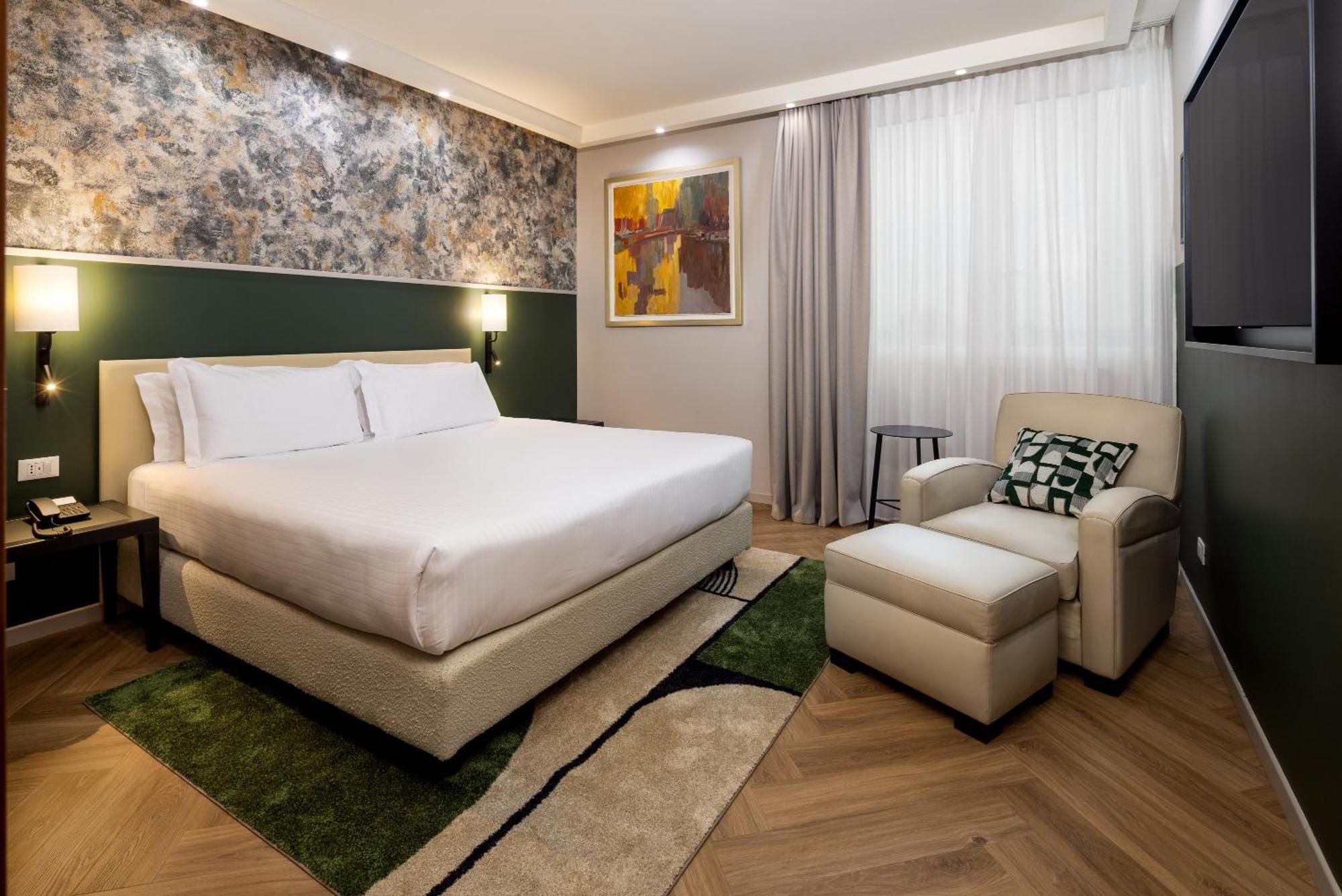One-Bedroom Suite with Sofa Bed