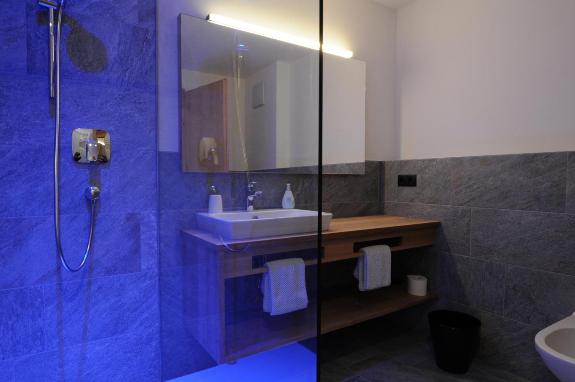 Superior Suite- no pets allowed,1742768058:JPEG