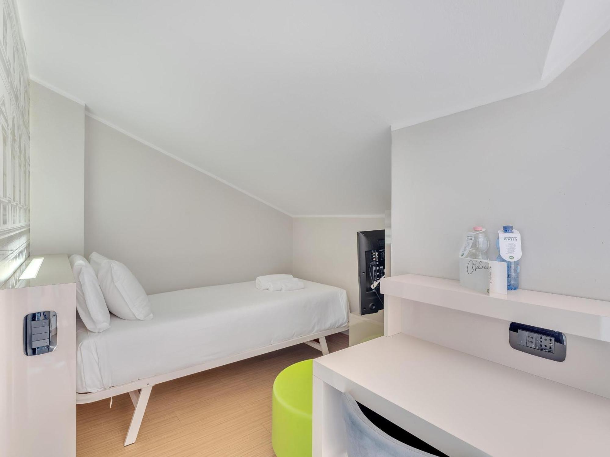 Single Room Terrace