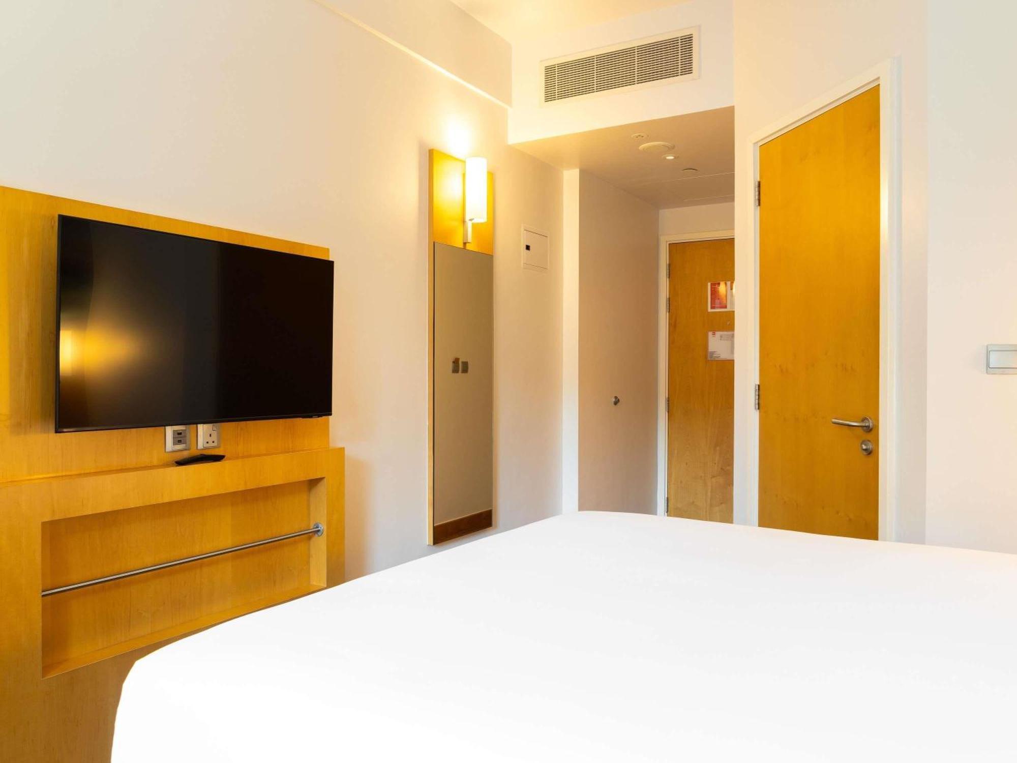 Premium Queen Room,1774518762:JPEG