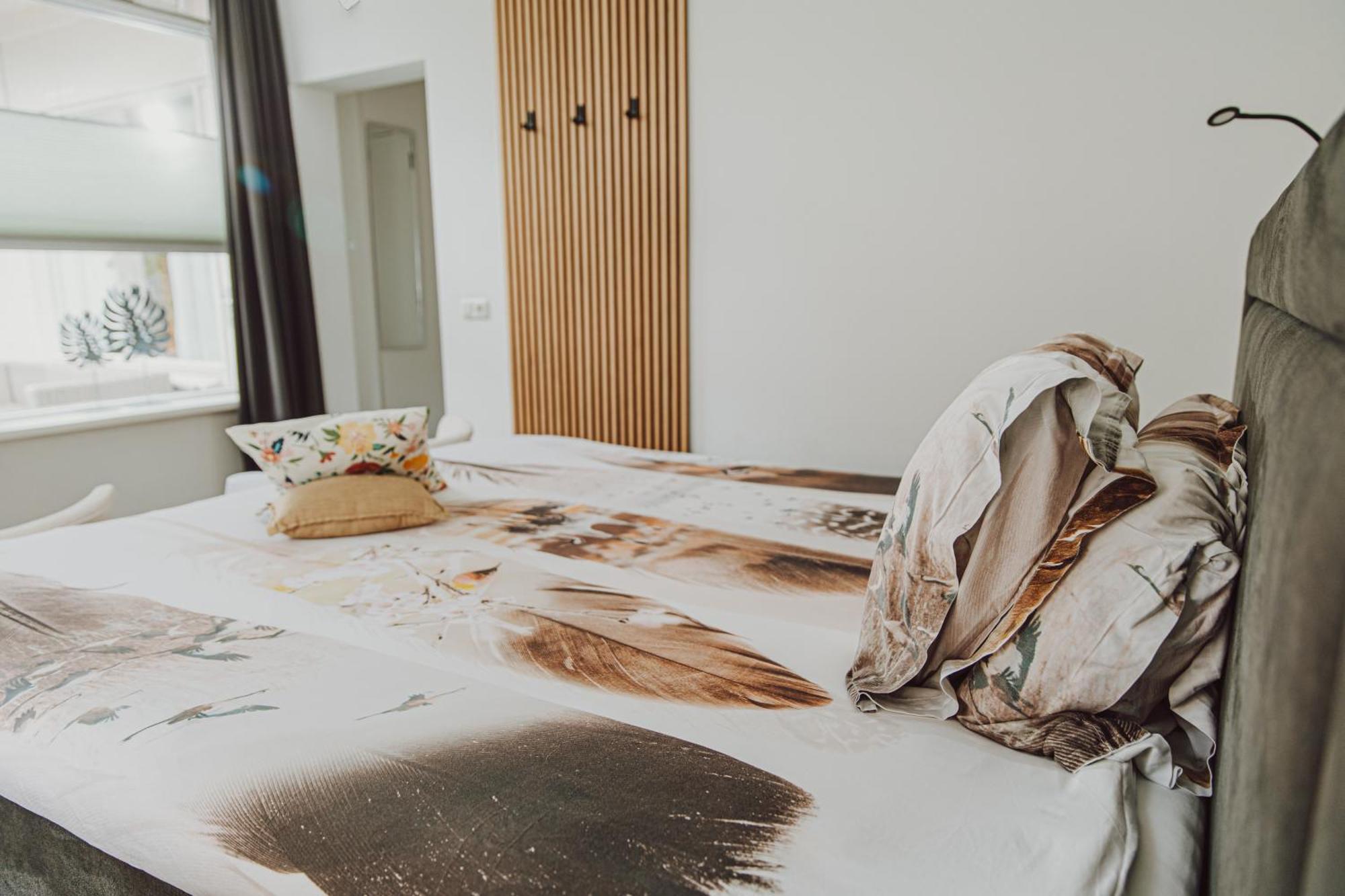 Deluxe Double Room,1743266463:JPEG