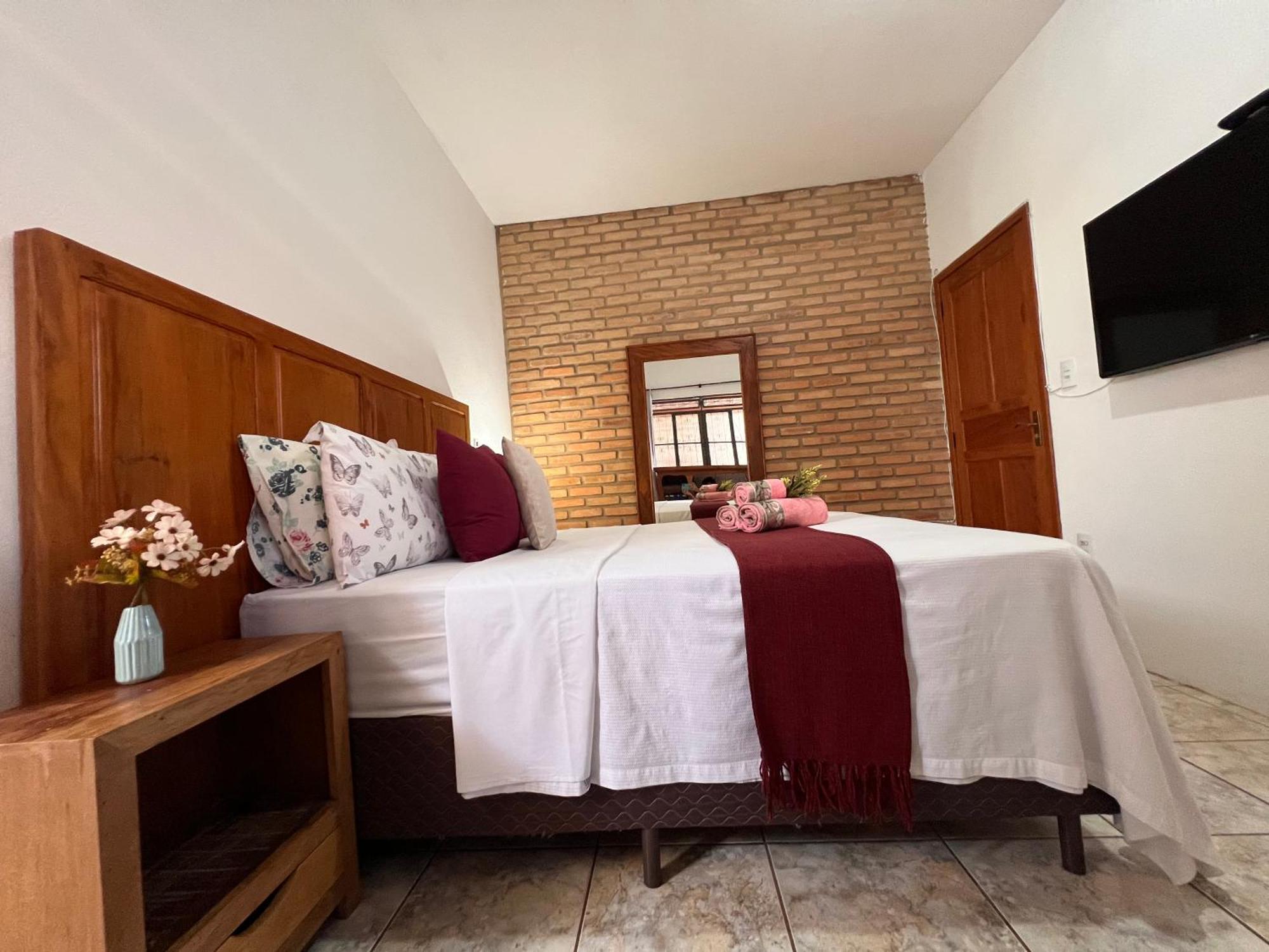 Standard Queen Room,1747097299:JPEG