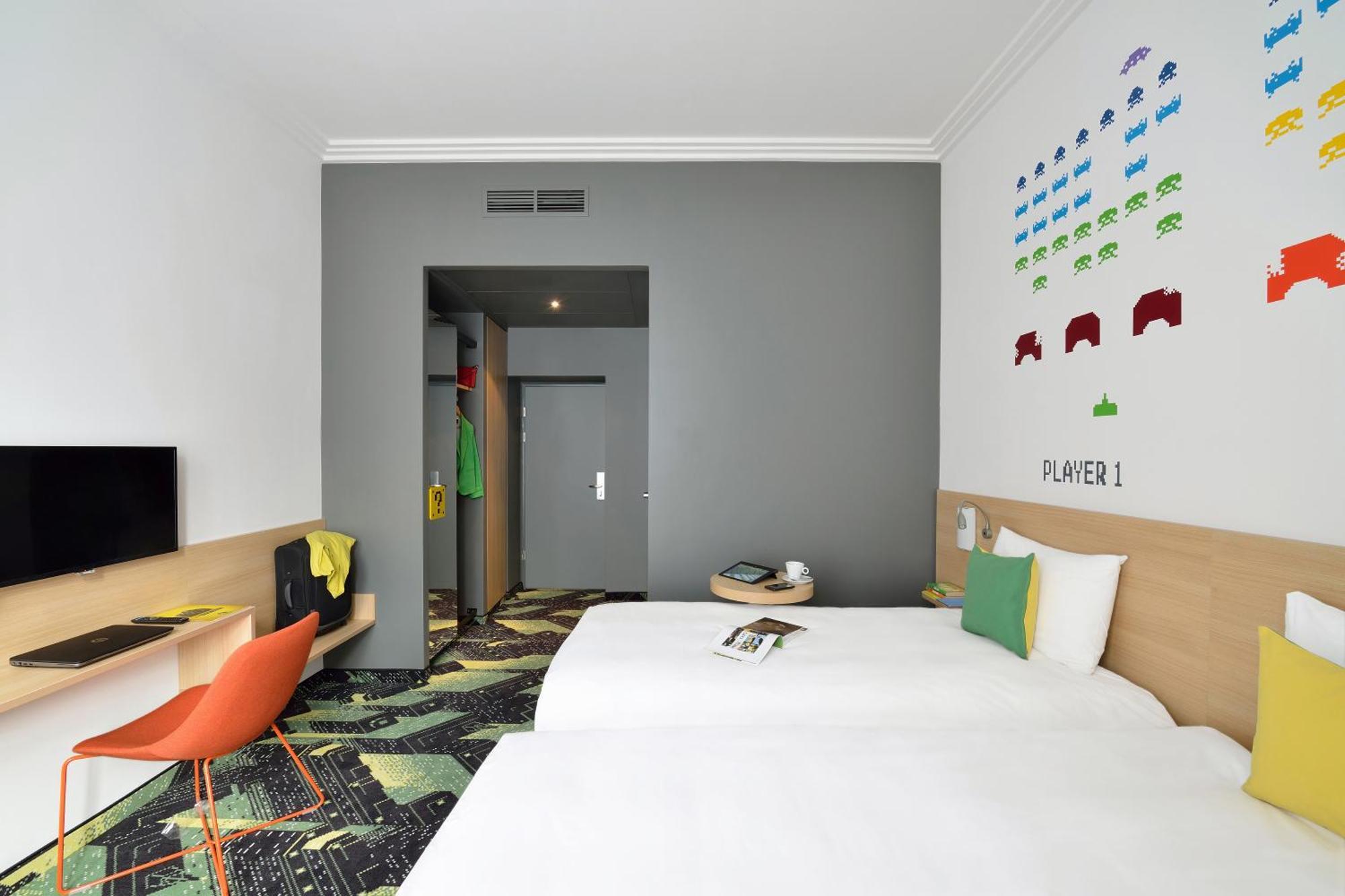 Chambre Design avec 2 Lits Simples