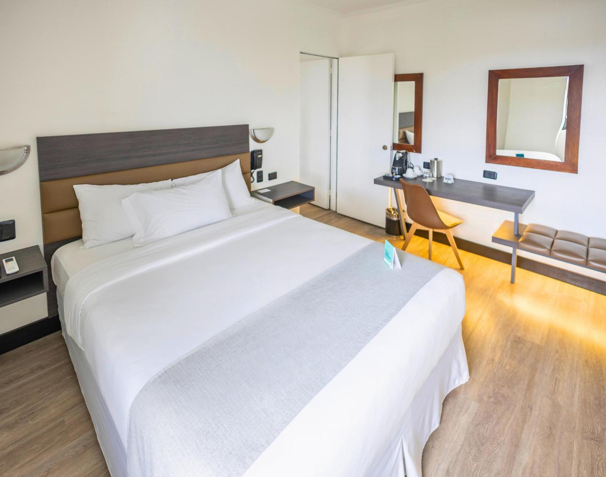 Familiar Suite 1 Queen Bed 1 Full Bed