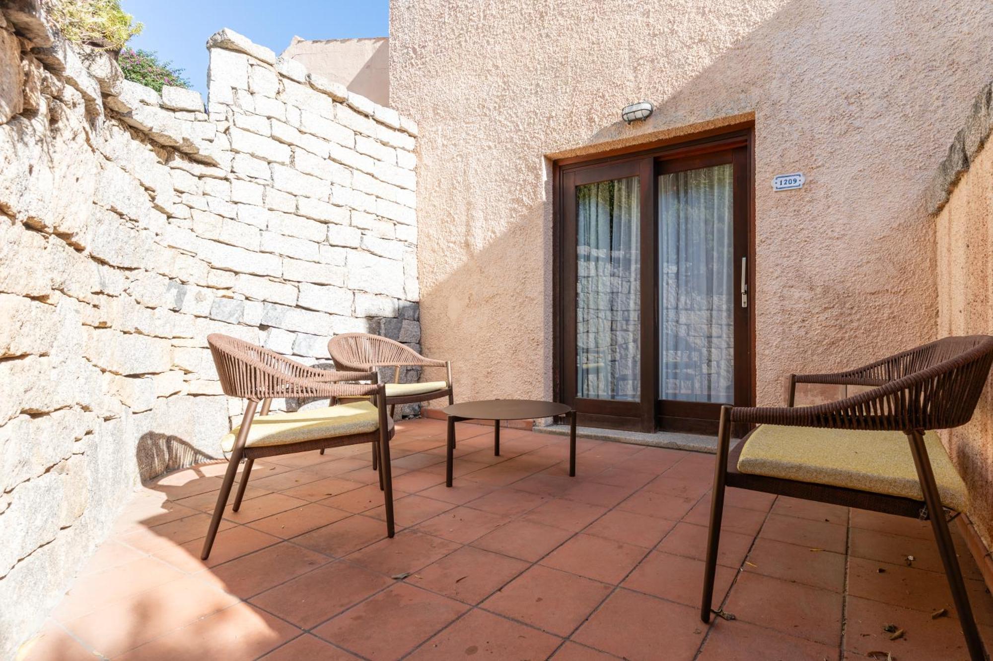 Classic Double or Twin Room Garden View