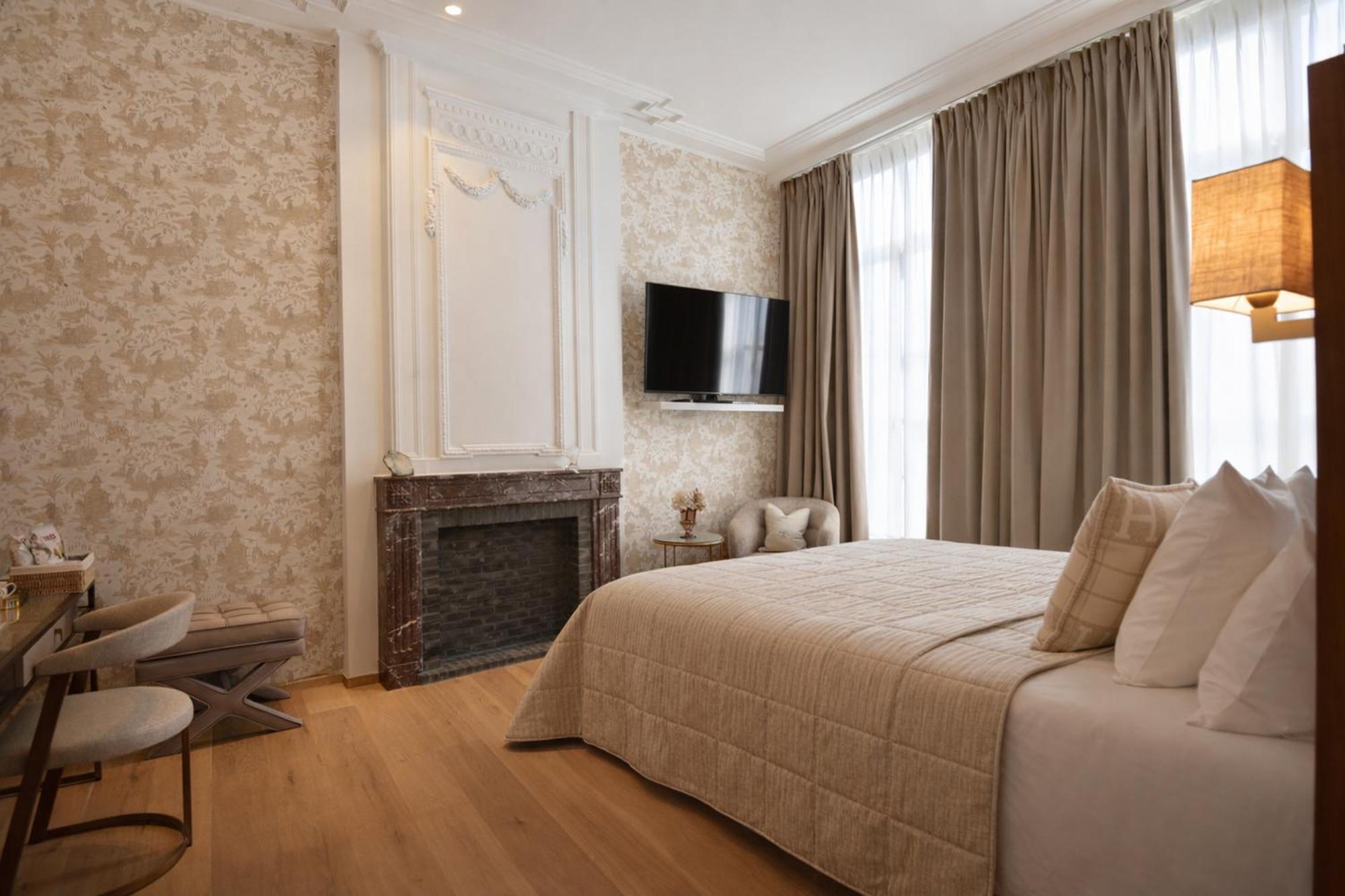 Deluxe Double Room Canal View