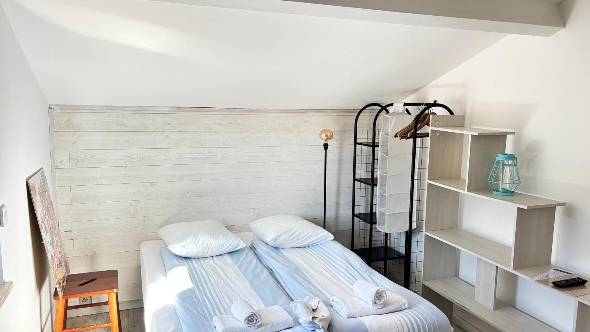 One-Bedroom Apartment,1765196864:JPEG
