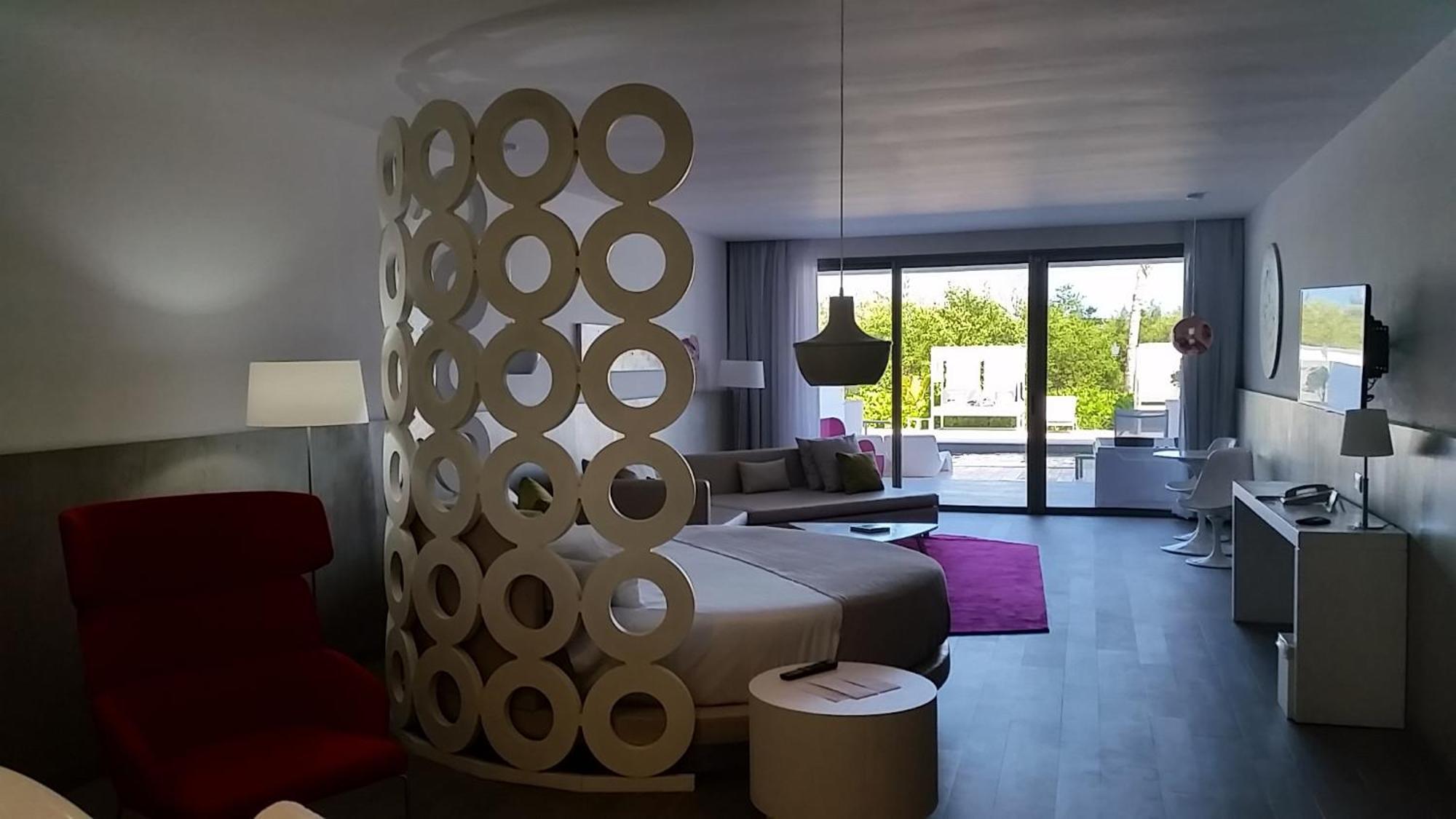 Honeymoon Suite Adults over 18 years old only