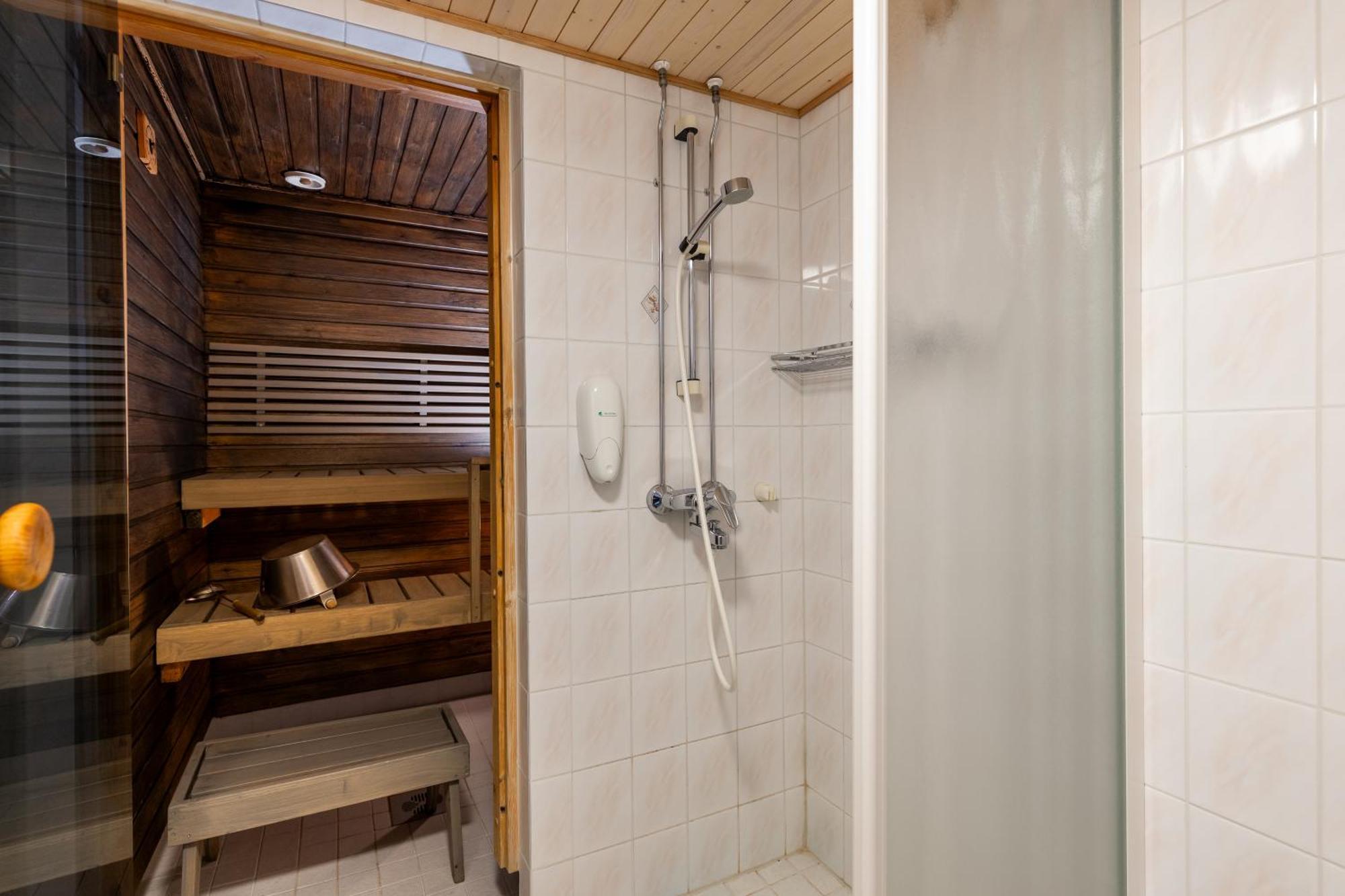 Studios Sauna