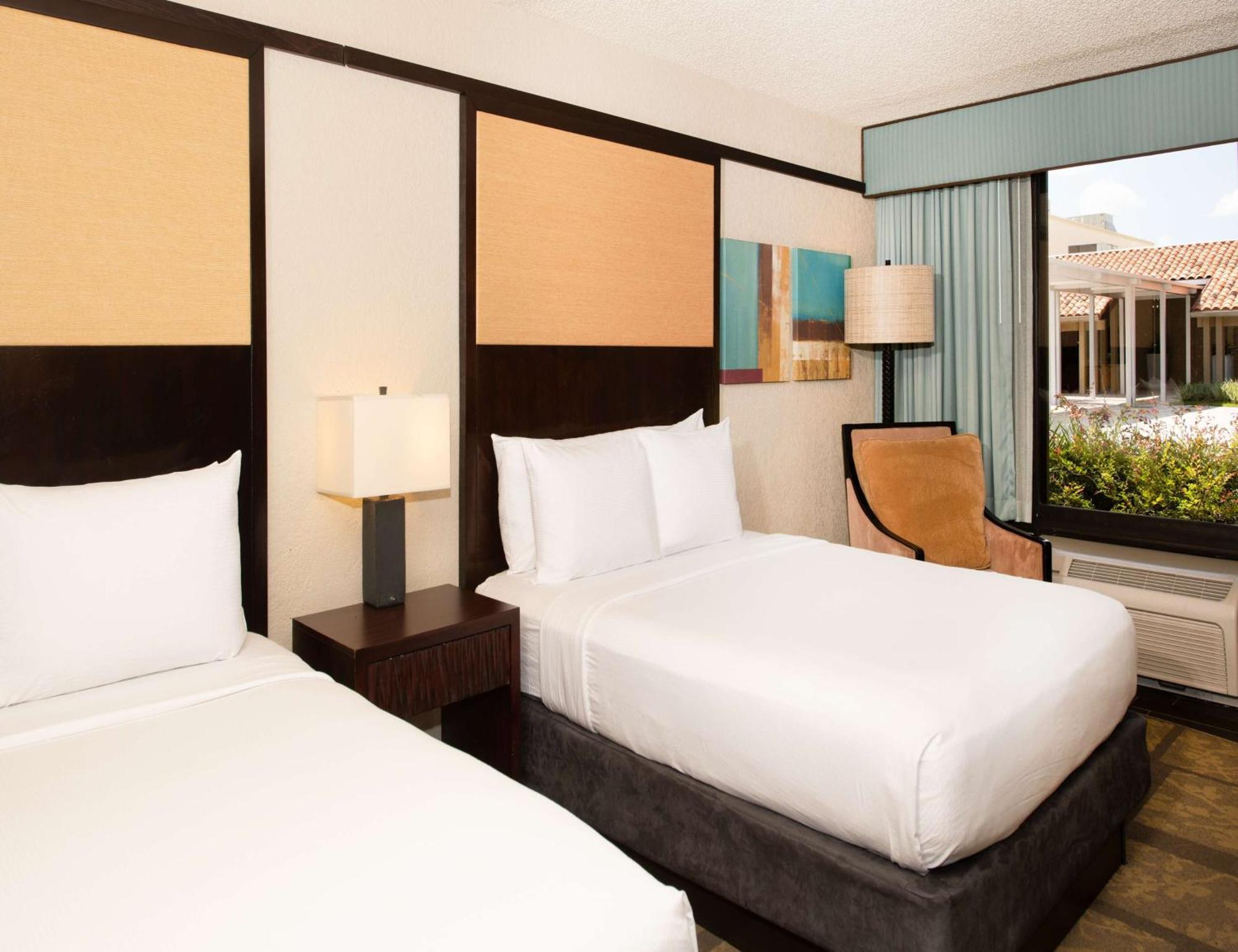 Queen Room Two Queen Beds Non-Smoking