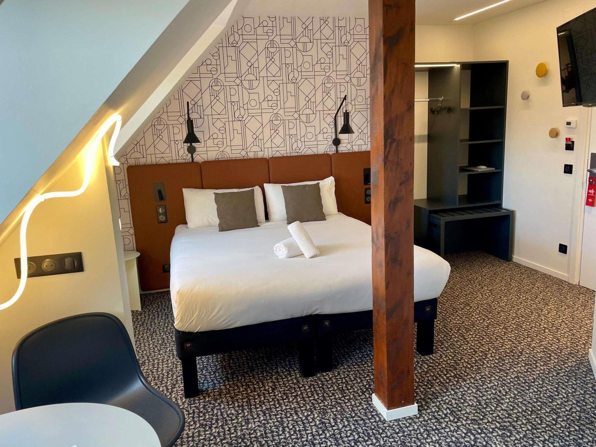 Superior Double Room with King Bed
