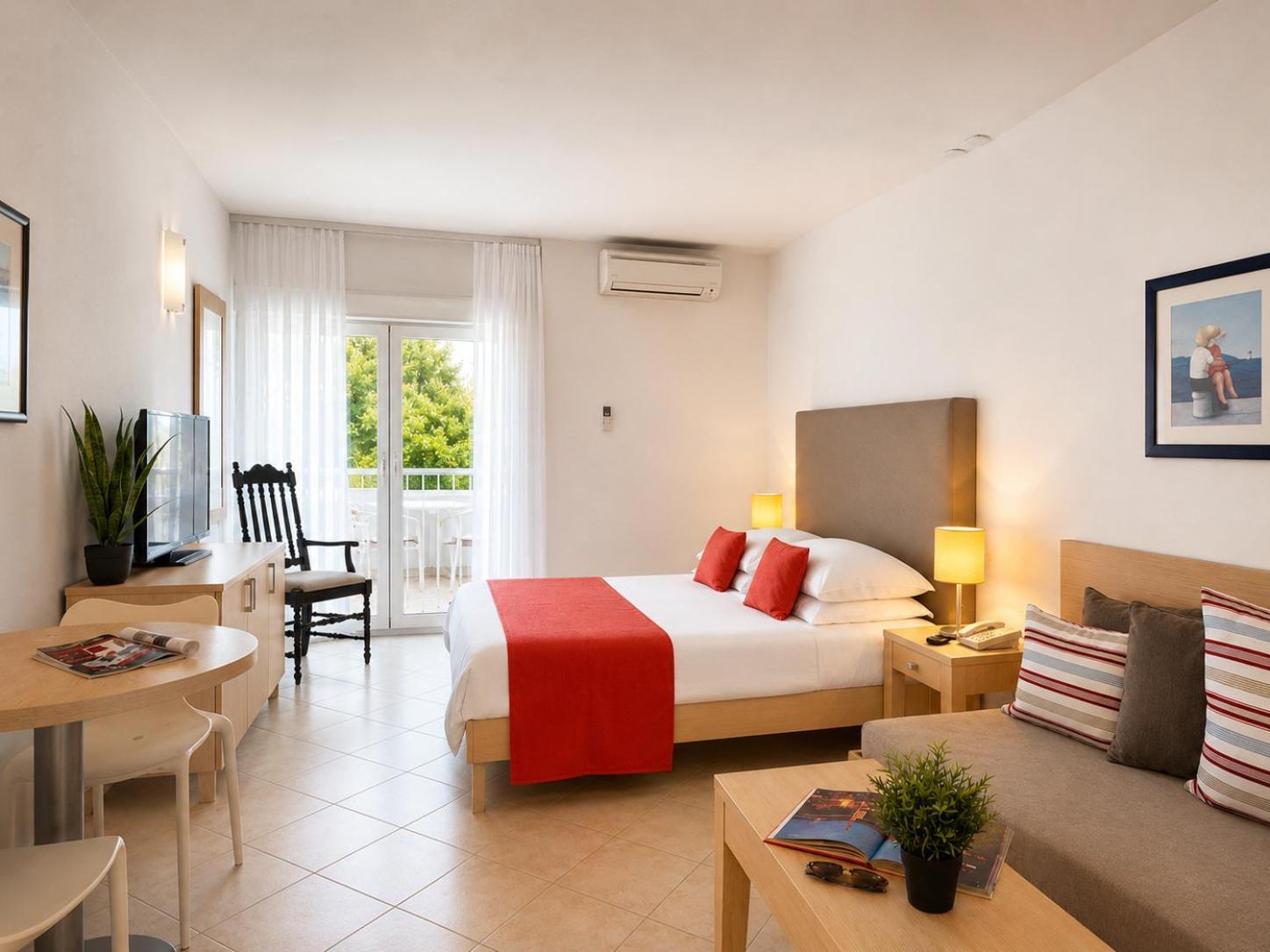 Studio Apartment