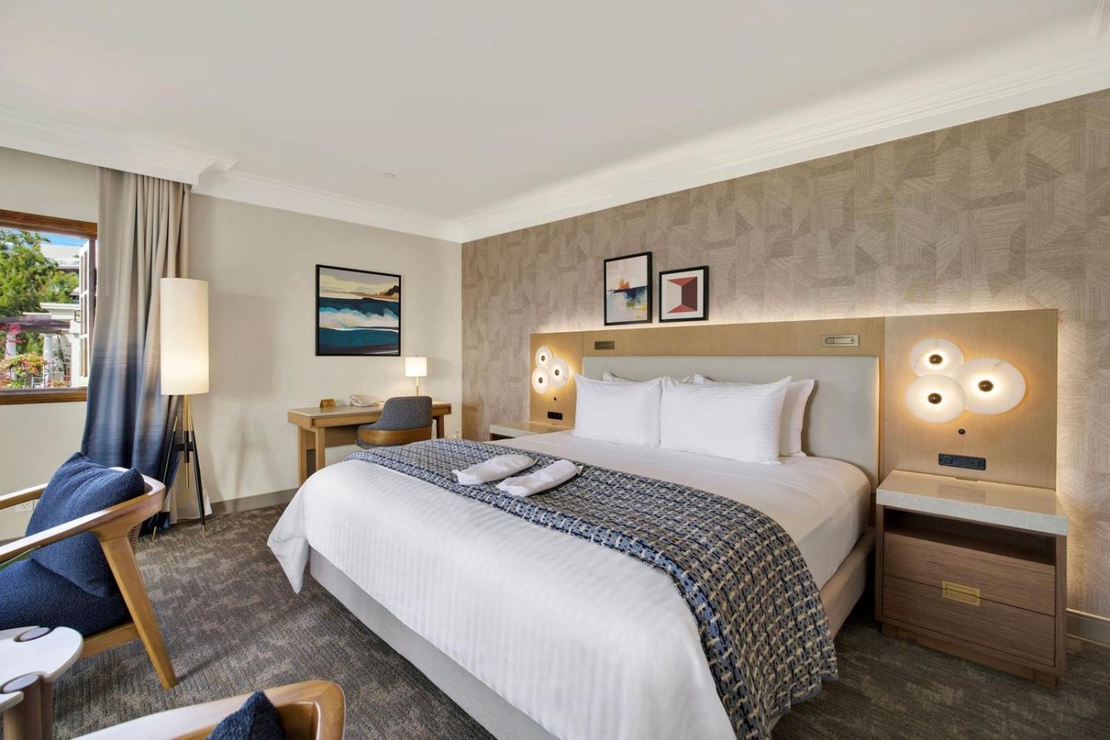 Suite mit Kingsize-Bett, Stadtblick und Balkon - Nichtraucher