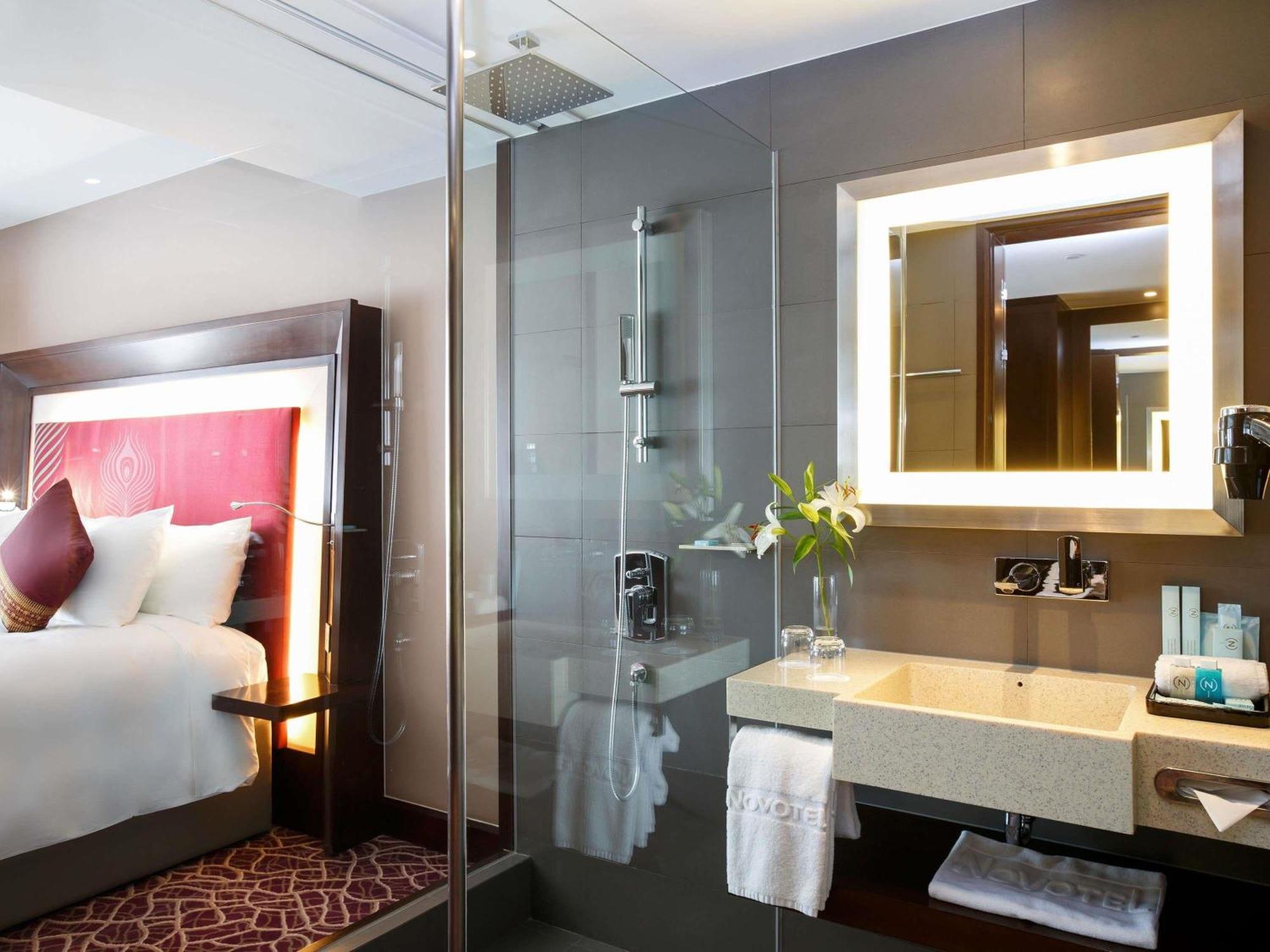 Executive Luxury Suite Bathtub
