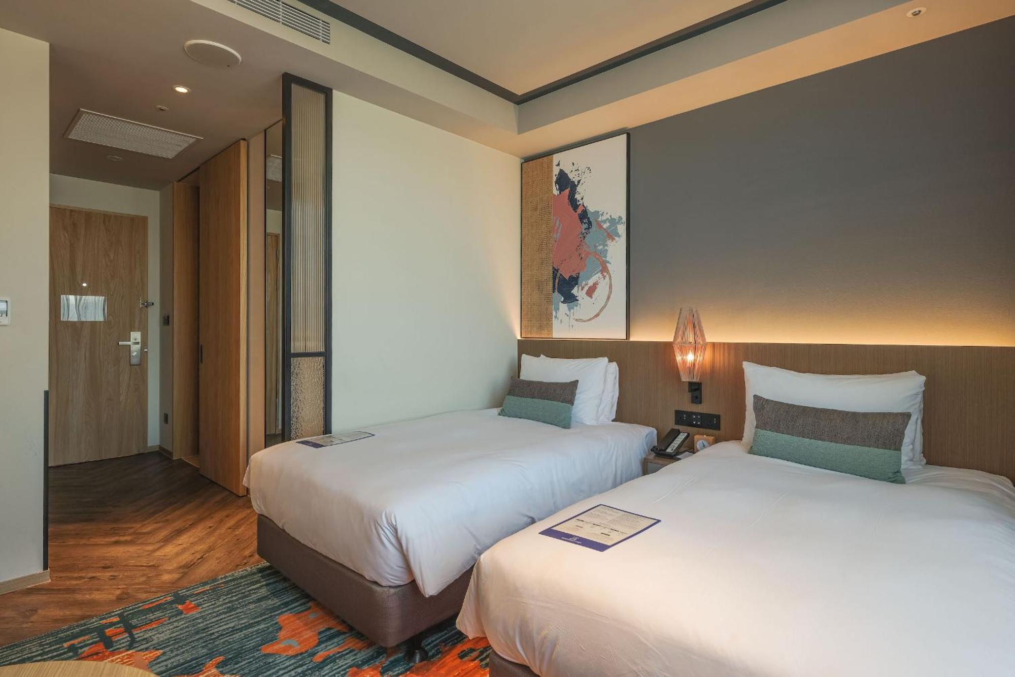 Twin Room Bath