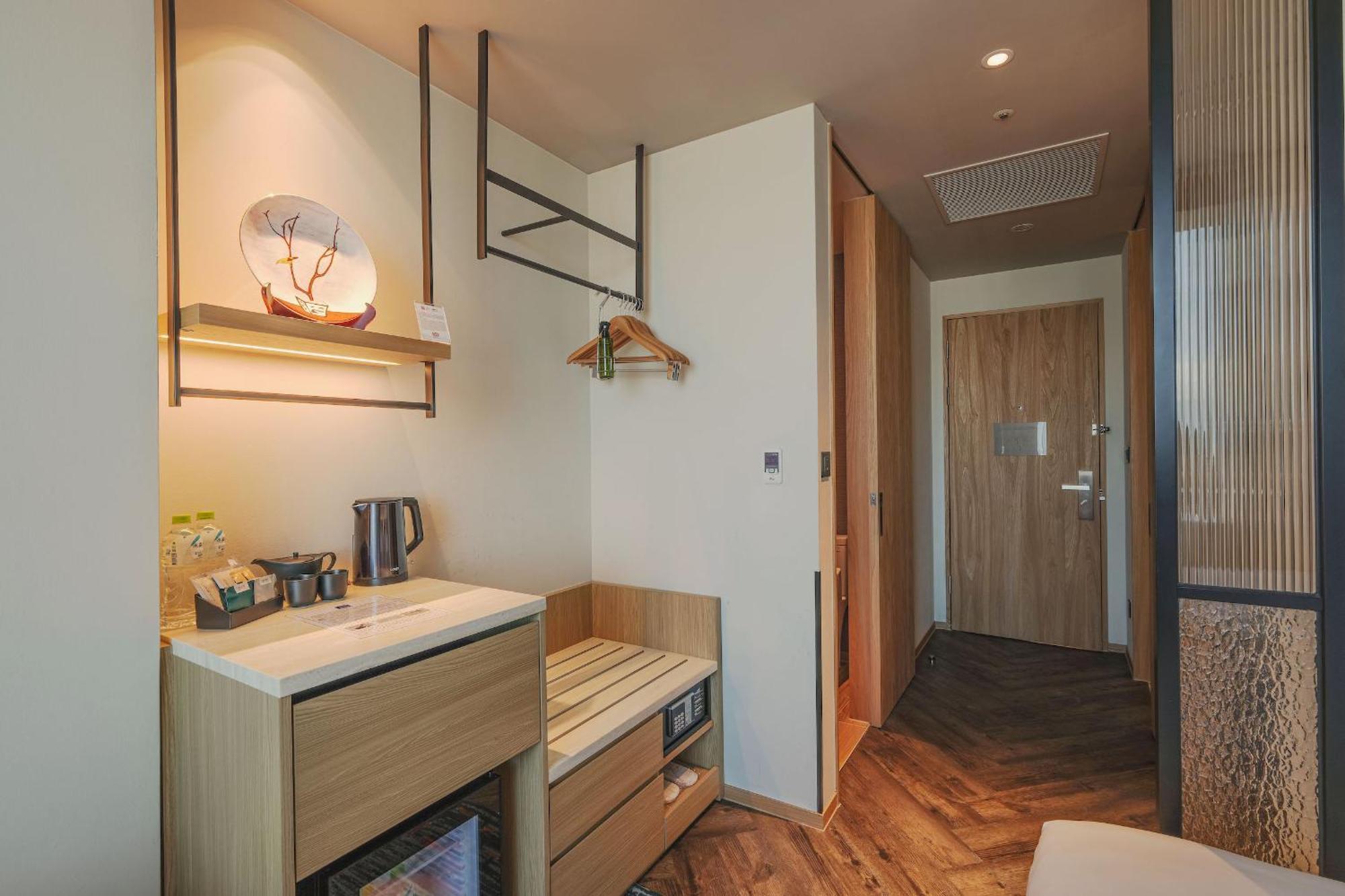 Twin Room Bath