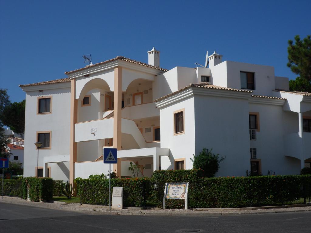 Apartamento com 1 Quarto e Acesso à Piscina