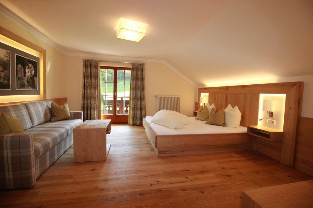 Deluxe Double Room,239128849:JPEG