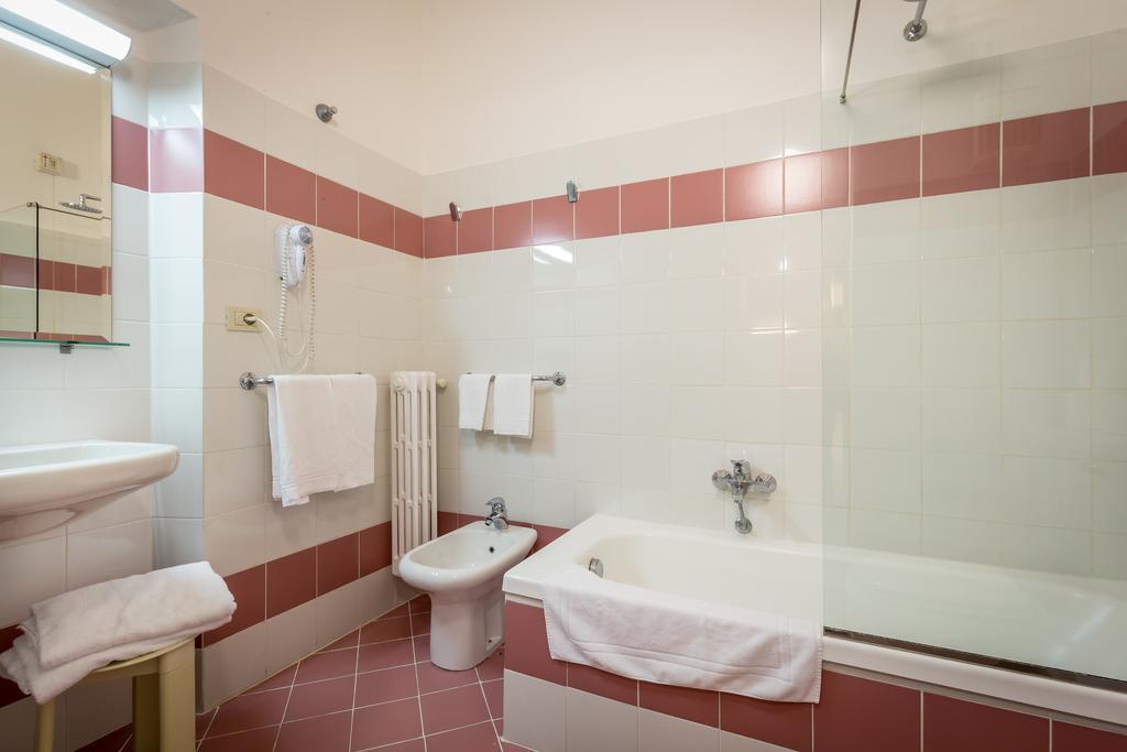 Habitación Doble Básica Pequeña