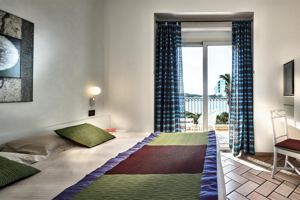 Deluxe Double or Twin Room with Sea View