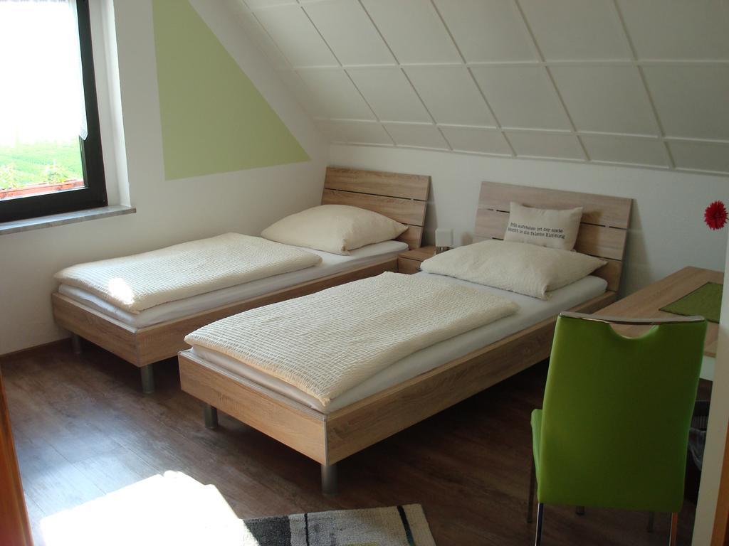 Family Room,331783744:JPEG