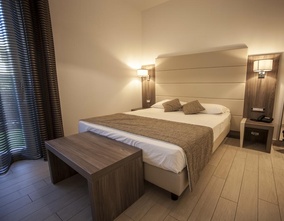 Double or Twin Room Garden View Ground Floor Beach Access