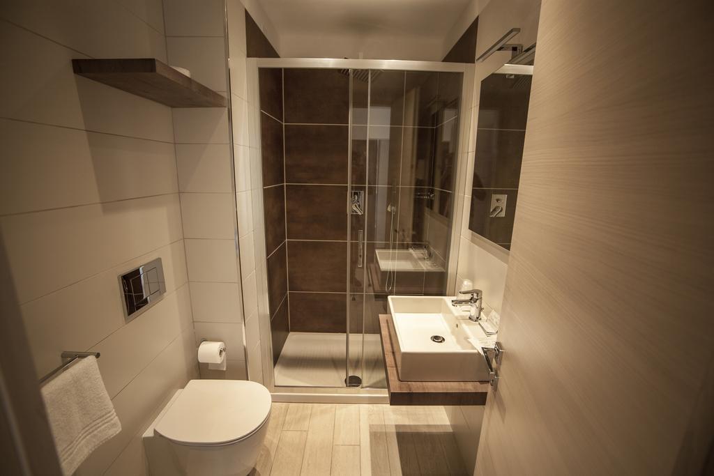 Triple Room Sea View Balcony Beach Access