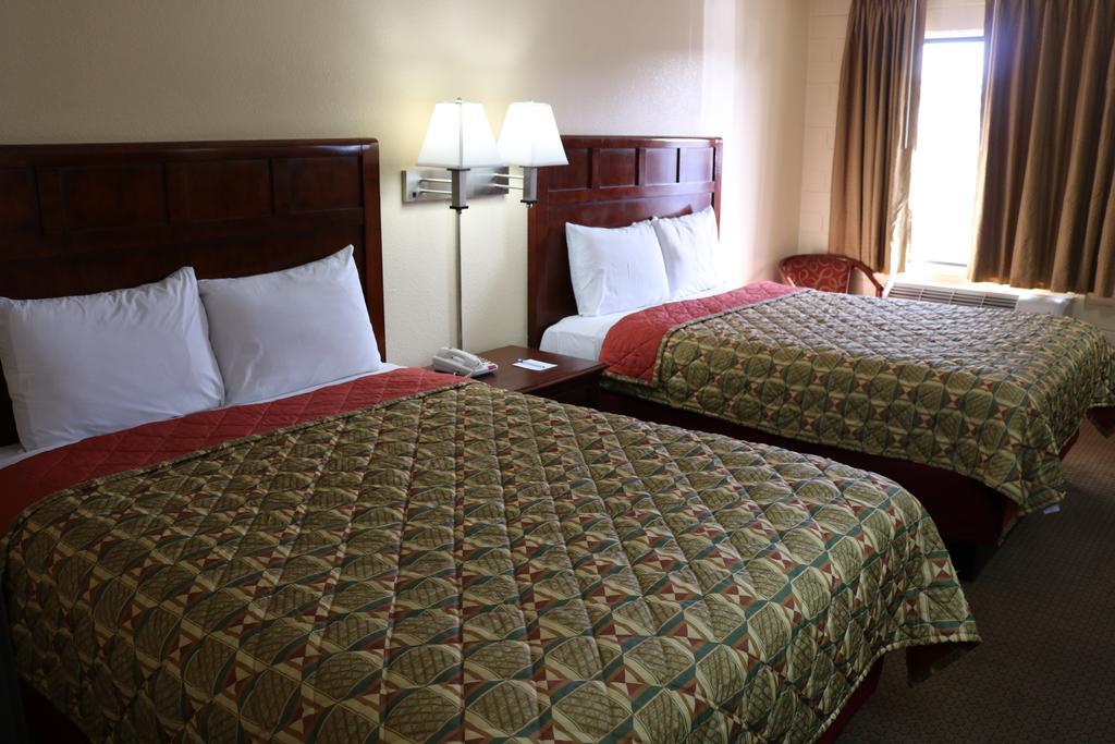 Queen Room Two Queen Beds Non-Smoking