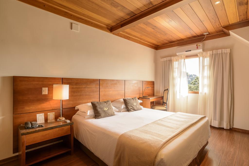 Suite Dúplex con chimenea y bañera de hidromasaje