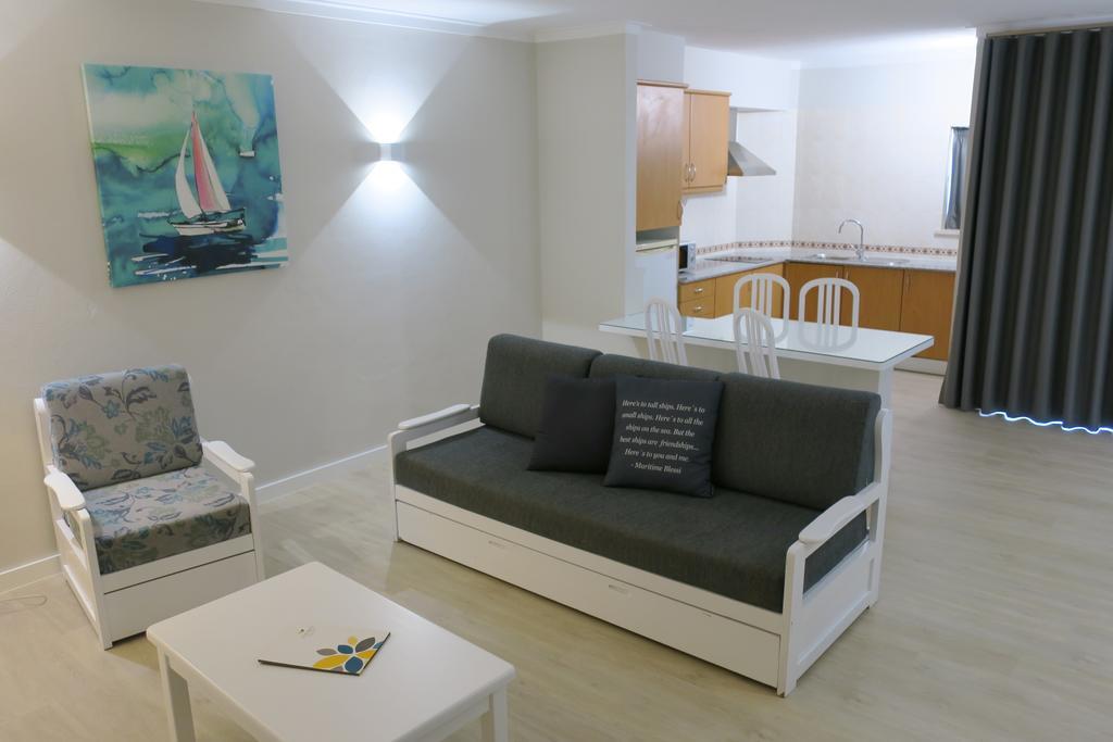 One-Bedroom Standard Apartment,416387175:JPEG