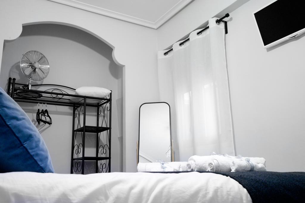 Double Room with Private External Bathroom,422449926:JPEG