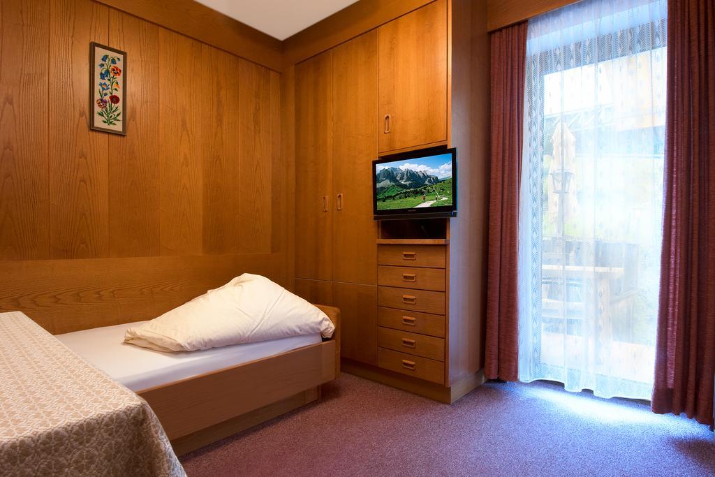 Einzelzimmer mit Balkon